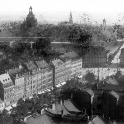 df_hauptkatalog_0268248_ Engler, Hugo_ Dresden-Neustadt. Blick vom Turm der Dreikönigskirche über die Ha... , um 1908