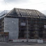 Blockhaus bekommt Dach