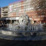 Neustädter Markt: fertiggestellter Kracht-Brunnen