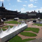 Zwinger: Aufbau des Großkonzerts von Purple Disco Machine