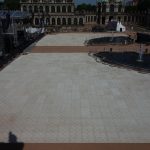 Zwinger: Aufbau des Großkonzerts von Purple Disco Machine